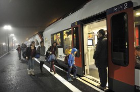 Une trentaine de pendulaires sont entrés, hier, pour la première fois dans le train reliant Grandson à Palézieux, en passant par Lausanne. © Michel Duperrex