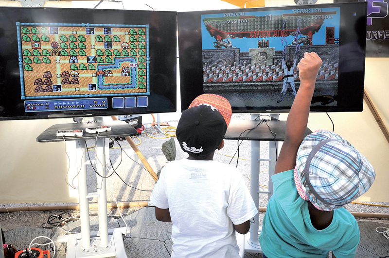 Les enfants ont eu l’occasion de découvrir les jeux du siècle dernier. ©Michel Duperrex