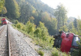 Le convoi, composé de deux véhicules, avait fini sa course entre les haltes de Trois-Ville et Six-Fontaines, dans la forêt surplombant le village de Baulmes. © Duvoisin -a