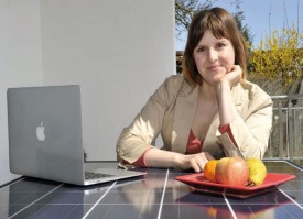 Isabelle Aeschlimann s’est lancé dans le défi de la table solaire. © Michel Duperrex