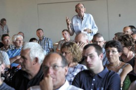 La séance d’information portant sur le projet du Mollendruz a attiré une foule aux avis divergents. © Michel Duperrex