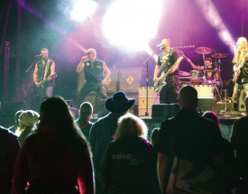 Le fameux groupe Sideburn était de retour pour un concert sur son sol. © Michel Duvoisin