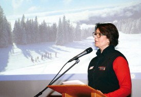 Dominique Faesch, directrice du tourisme régional, lors de la présentation du nouveau logo, hier, à Yverdon-les-Bains. © Michel Duvoisin