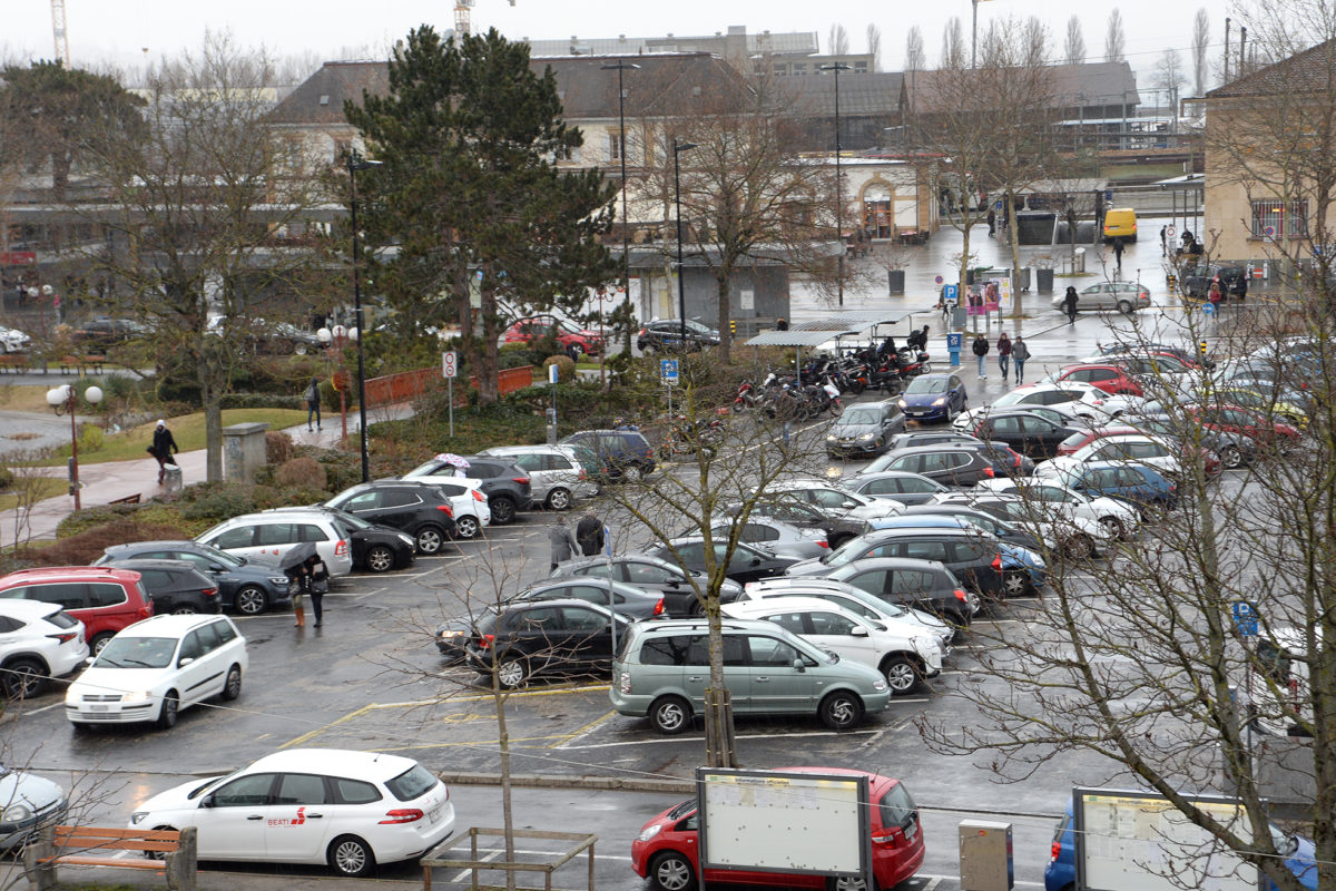 Suspense prolongé autour de la place d’Armes