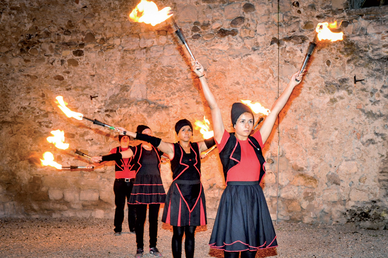 LeZarti’Cirque de Sainte-Croix a présenté des numéros aussi chaleureux qu’impressionnants. ©Carole Alkabes