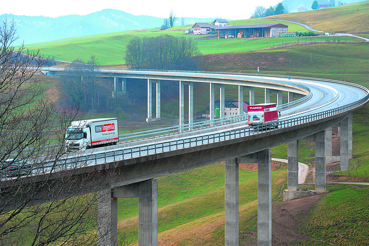 Il la traque jusque sur l’autoroute