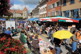 En 2010, quelques 300 petits vendeurs avaient envahis la rue de la Plainelors de la Braderie des enfants du dimanche matin. © Jacquet -a