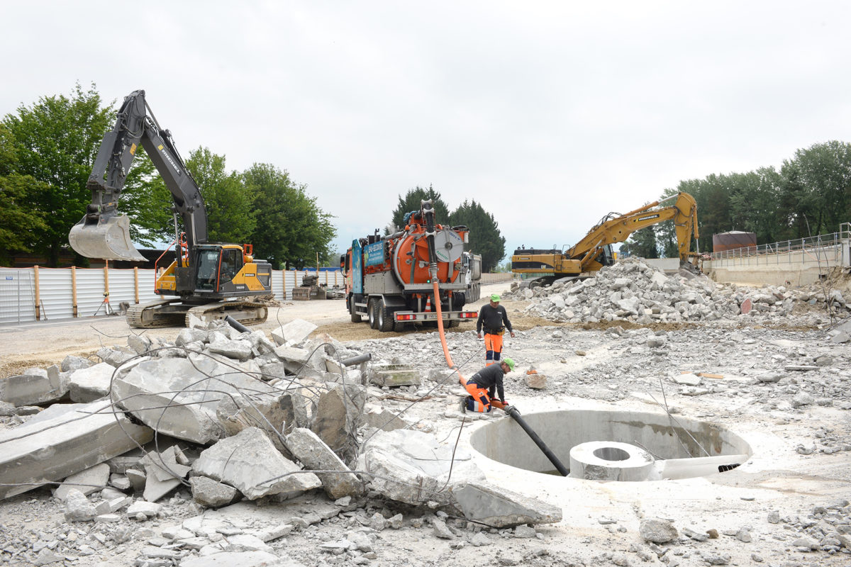 Après la démolition, la reconstruction