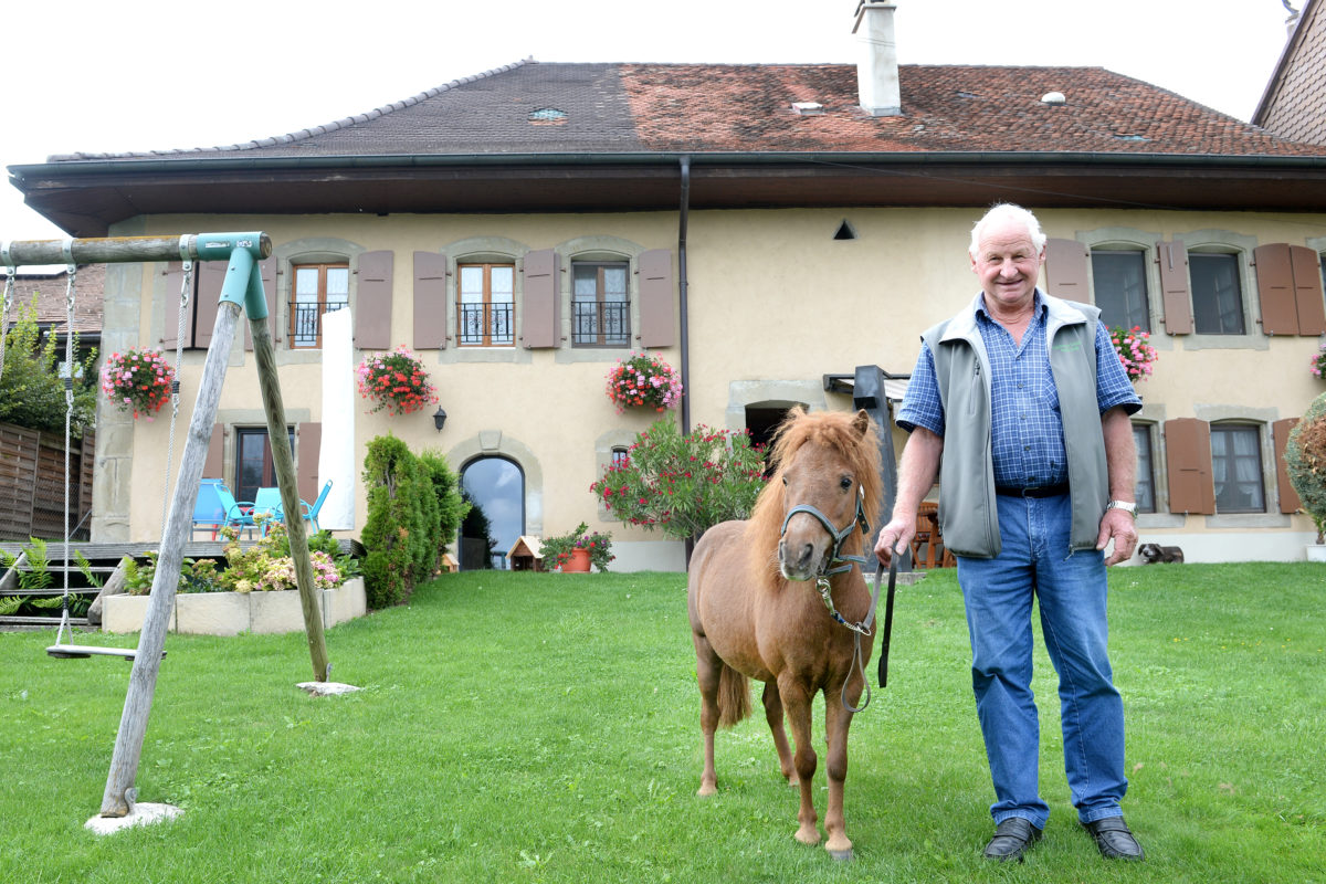 Il a créé de ses mains le village de Pailly en format réduit