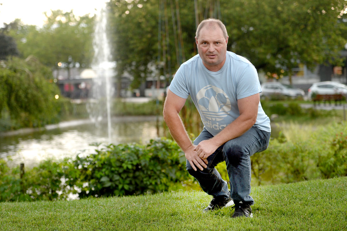 «Je suis ravagé de mon travail plus que de football»