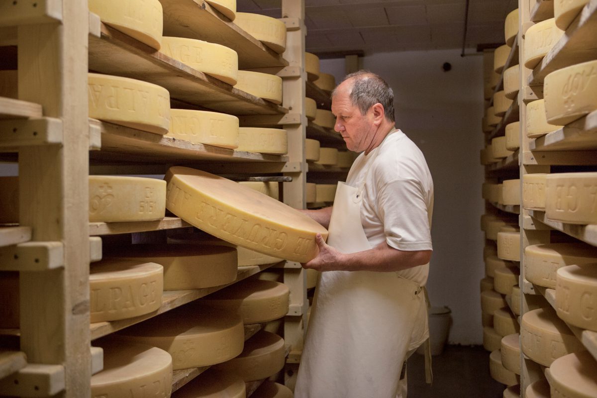 Là-haut sur la montagne, goûtez au bon Gruyère