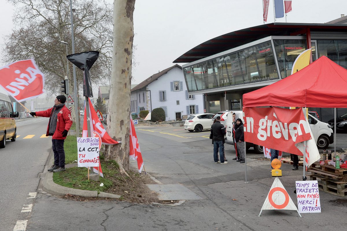 Electriciens en grève au petit matin