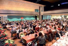 Environ 470 personnes se sont rassemblées dans la bonne humeur à la salle de La Marive. ©Michel Duvoisin