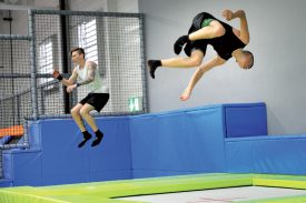Certains acrobates n’ont décidément pas froid aux yeux. ©Michel Duperrex