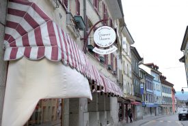 Les immeubles vendus hier, côté Grand-Rue. ©Jacquet-a