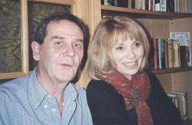 Mireille Darc et son cousin germain Gilbert Lassueur, dans la maison de ce dernier, aux Tuileries-de-Grandson, il y a tout juste vingt ans. ©DR