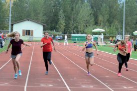 La piste du stade de l’USY a besoin d’un lifting à court terme, sans quoi l’organisation de certaines compétitions pourrait être mise en péril. ©Duvoisin-a