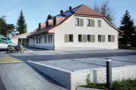 La permanence médicale sera incluse dans ce bâtiment de Cossonay, qui abrite un centre de santé depuis le 1er novembre. ©Michel Duperrex