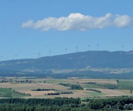 Le projet consiste à implanter neuf éoliennes sur les contreforts du Suchet, entre les communes de Ballaigues, de Lignerolle et de L’Abergement. ©DR/Photomontage