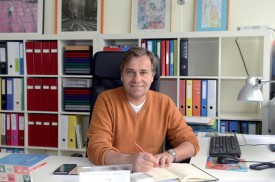 François Marville à l’écoute des personnes dépendantes à l’alcool. ©Michel Duvoisin
