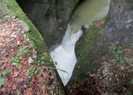 L’Arnon vue depuis l’ancien barrage qui, dans les gorges de Covatannaz, alimentait naguère la scierie de Vuiteboeuf. ©Isidore Raposo