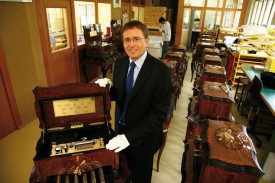 L’actuel directeur général de la manufacture Reuge, Kurt Kupper, se dit atteint du «virus des boîtes à musique». DR