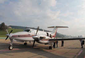 L’avion utilisé -un biturbopropulseur Beechcraft King Air- a une capacité de huit places. © Ludovic Pillonel