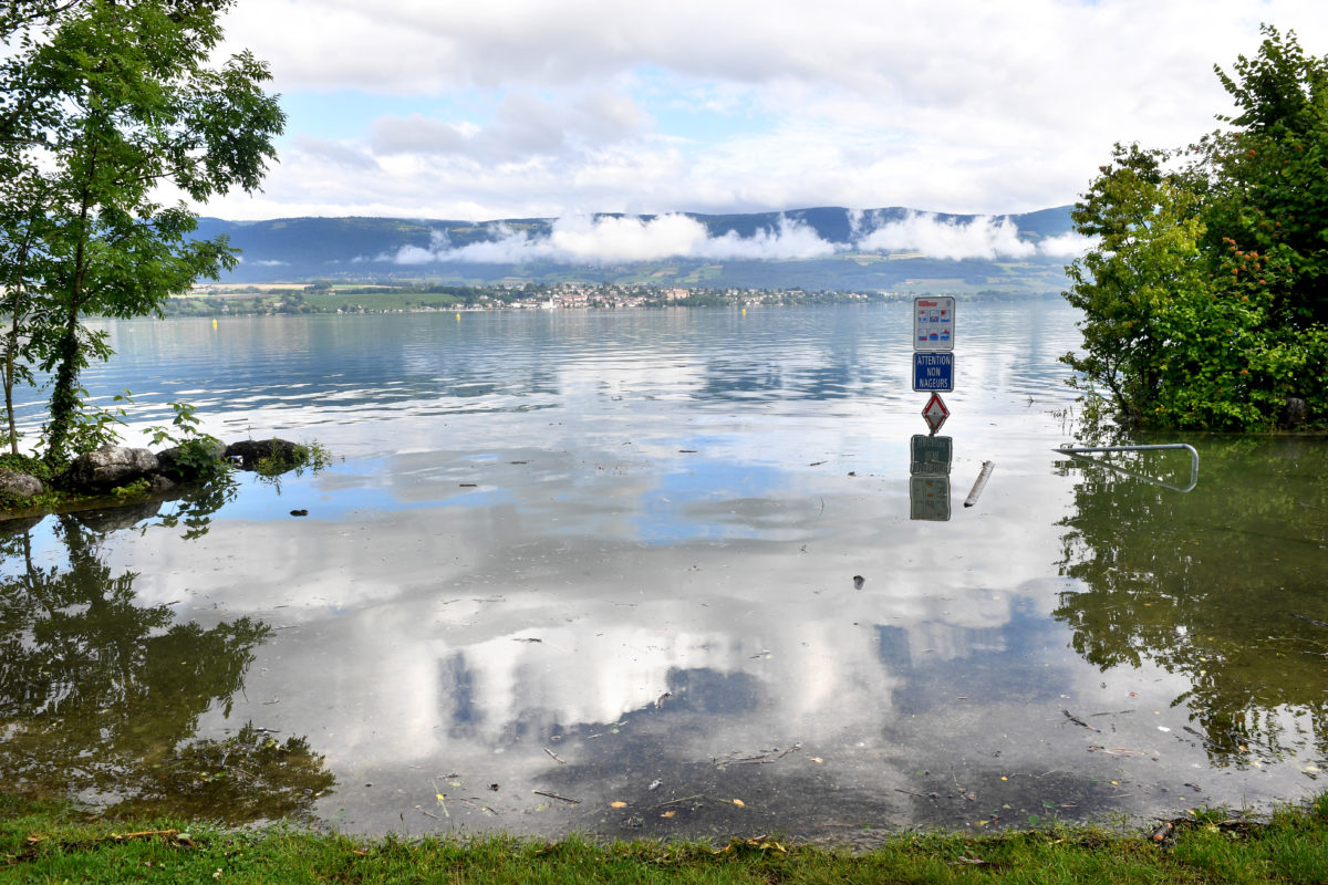 L’accès aux rives du lac reste interdit