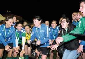 Tenantes du trophée, les filles d’Yverdon Féminin II l’ont conservé. Elles ne le lâchent plus! © Nadine Jacquet