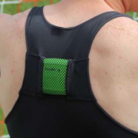 Le boîtier se porte dans le dos, avec un gilet. © www.fieldwiz.com