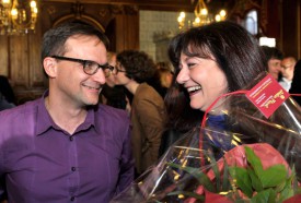 Fair-play, le candidat socialiste Stéphane Balet félicite la nouvelle municipale. © Michel Duperrex