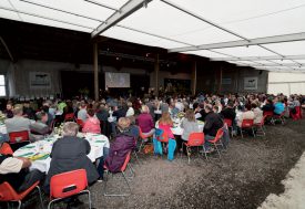 La ferme des Mollanges, à Essertines-sur-Yverdon, était remplie pour l’édition 2017 des Holstein Awards Switzerland, samedi dernier. ©Gabriel Lado