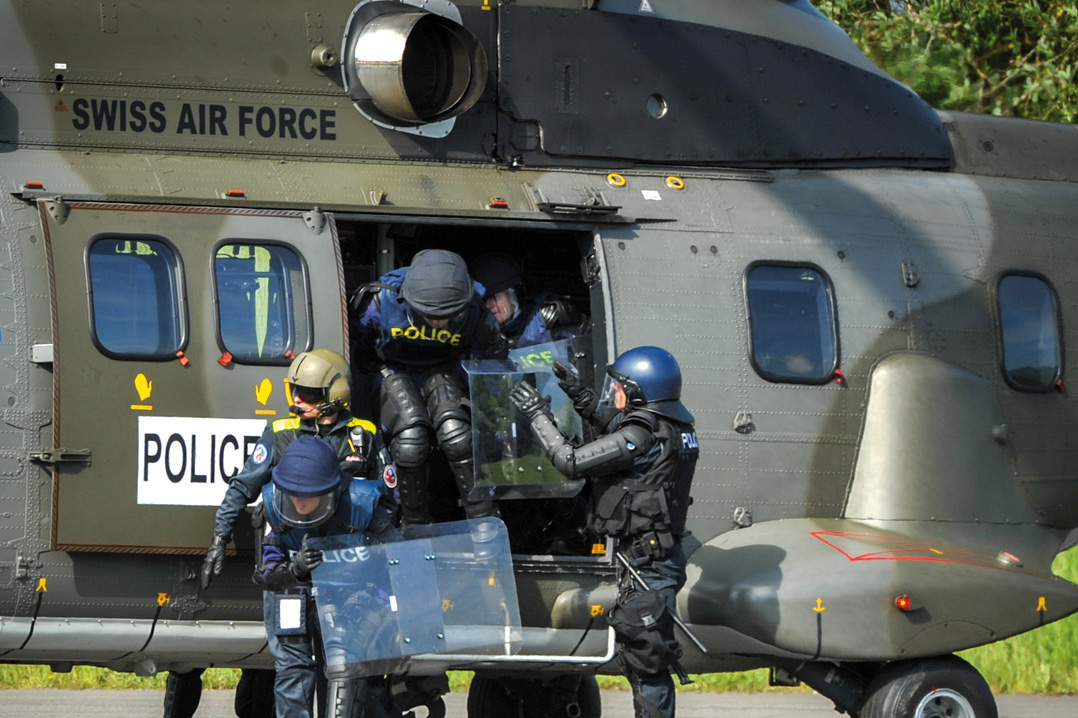 Un entraînement intensif au maintien de l’ordre