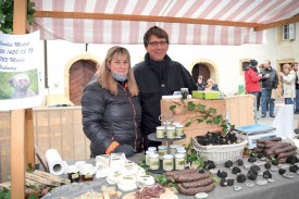 Floriane et Charles Mottet au milieu de leurs délices aux truffes. ©Carole Alkabes