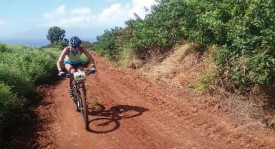 Le Xterra de Maui, c’est 1,5 km de natation, 32 km de VTT et 10,5 km de cross sous le cagnard. Jessica Nzamba (photo) et Yann Rithner peuvent en témoigner. DR