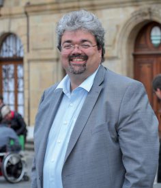 Le municipal socialiste Pierre Dessemontet s’est montré particulièrement satisfait de son élection, après plusieurs tentatives infructueuses. ©Carole Alkabes