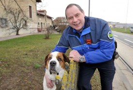 Joël Jeanneret a été perturbé par le comportement de Laska, qui le regardait fixement de derrière la barrière délimitant la propriété théâtre de l’incident. © Michel Duperrex