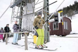 Julien Valceschini profite de son après-midi de congé pour skier à Baulmes. © Nadine Jacquet