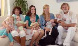 Therese Canut avec Sephora et Tiago, Murielle Zangger avec Josia, Chantal Spaltenstein Conut, avec sa fille Norah et José Canut, qui porte le petit Hugo. © Michel Duvoisin