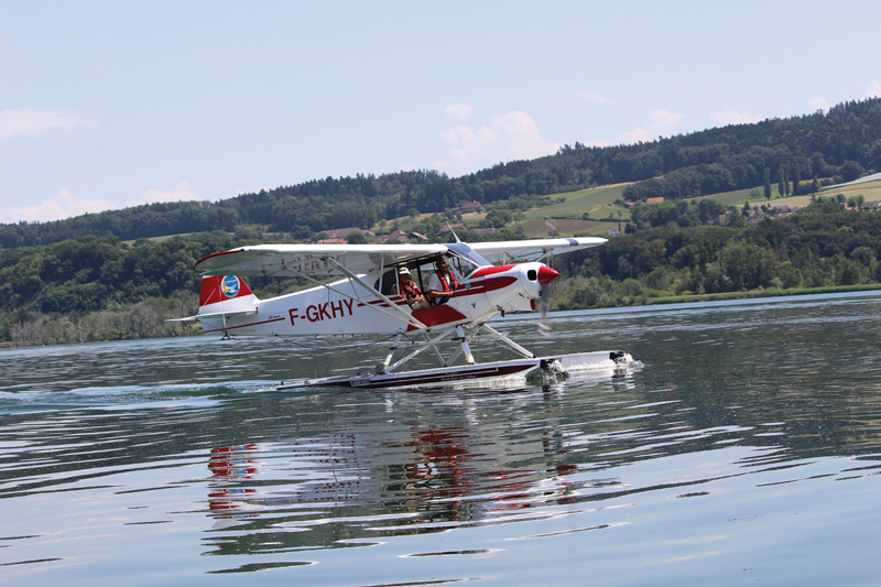 Scène insolite; pour la première fois, le lac de Neuchâtel a accueilli une réunion d’hydravions. © Alkabes/Aubert