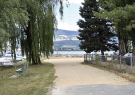 C’est entre le camping et le port des Iris que le corps sans vie a été retrouvé. © Michel Duperrex