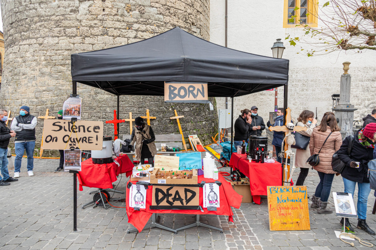 L’opération vin chaud sur la place Pestalozzi, un succès à tous points de vue