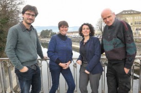 De g à dr: Julien Wicki (coordinateur de l’Appel), Thérèse Aubert (diacre, responsable de l’accueil des bénévoles au Gîte du Passant), Frédérique Böhli (bénévole au Gîte) et Pierre-Olivier Heller, président des Tisserands du monde. © Michel Duperrex