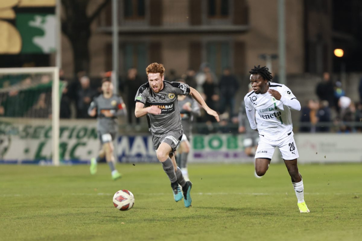 Cinquième victoire consécutive à domicile pour YS!