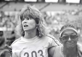 Zita Destraz lors de sa performance réalisée en 1988 en Corée du Sud. © Michel Duperrex