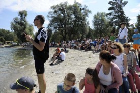 Ci-dessous, le joli public présent sur la berge pour encourager les athlètes.