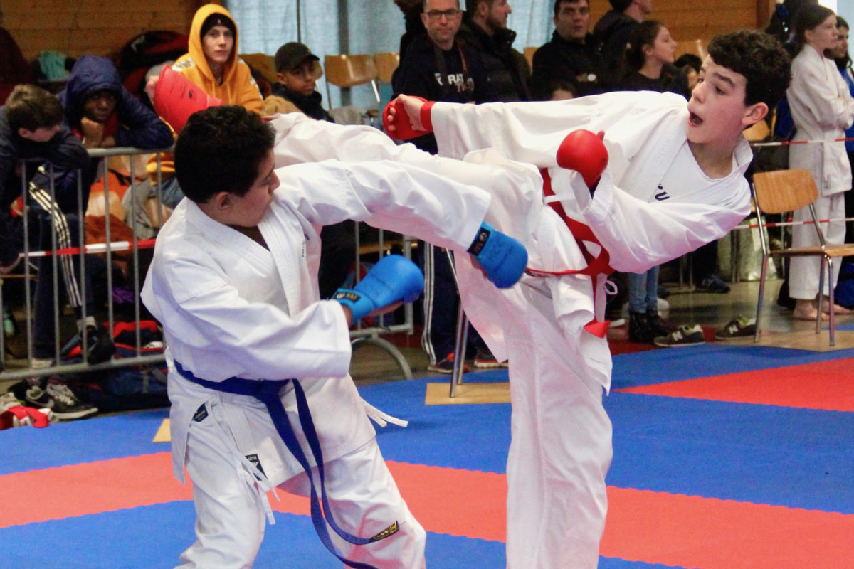 Plus de 450 jeunes sur le tatami