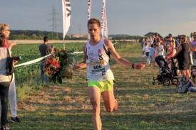 Antoine Grandjean, de Bottens, a franchi en premier la ligne d’arrivée à Chavornay. ©Carole Alkabes