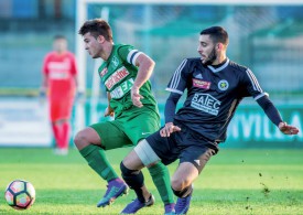 L’Yverdonnois Florian Gudit (à g.) a trouvé le poteau à la 40e. ©Champi