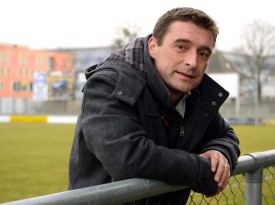 Christian Leuenberger au Stade Municipal. «Regardez-moi ça, ces infrastructures, ce terrain, c’est magnifique. Pour que ce soit parfait, il ne manque qu’un terrain synthétique.»
